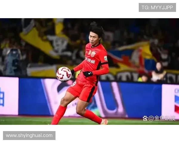 中国足球新星崭露头角 国足备战世预赛注入新血液