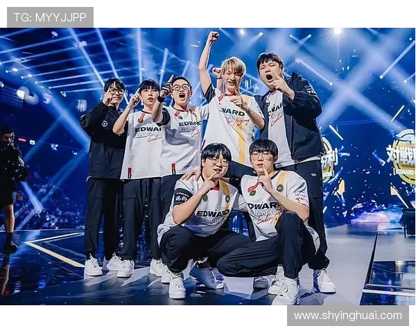 《全球电竞赛事激战正酣 各大战队争夺年度总冠军荣耀》 《全球电竞赛事激战正酣 各大战队争夺年度总冠军荣耀》