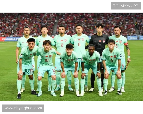 中国足球队迎战强敌备战世界杯预选赛,主帅力求提升进攻火力全力冲击晋级 中国足球队迎战强敌备战世界杯预选赛,主帅力求提升进攻火力全力冲击晋级