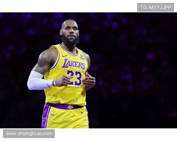 詹姆斯率湖人惊险逆转勇士 全队合力上演末节大逆风翻盘