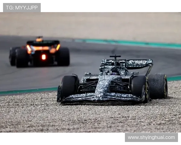 F1赛季激战再起 迈凯伦与红牛争夺冠军头衔引爆全球关注