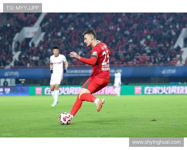 中国足球队备战国际赛季 强化团队协作与进攻策略 力求突破晋级新高峰