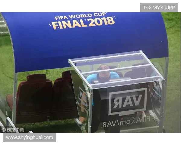 国际足球市场风云变幻顶级俱乐部争夺新星球员动态