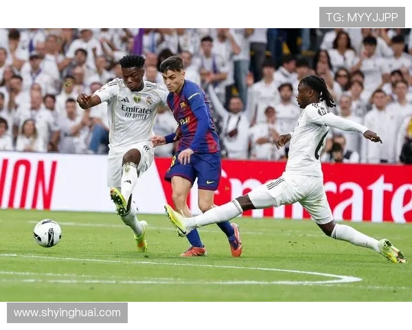 西甲联赛最新动态巴萨皇家马德里争冠激烈多队引援动作频繁