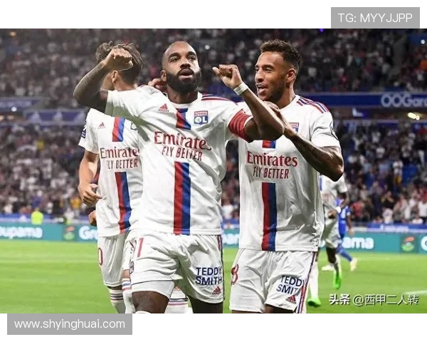 里昂俱乐部宣布新赛季阵容调整 加强防守引援计划引发关注